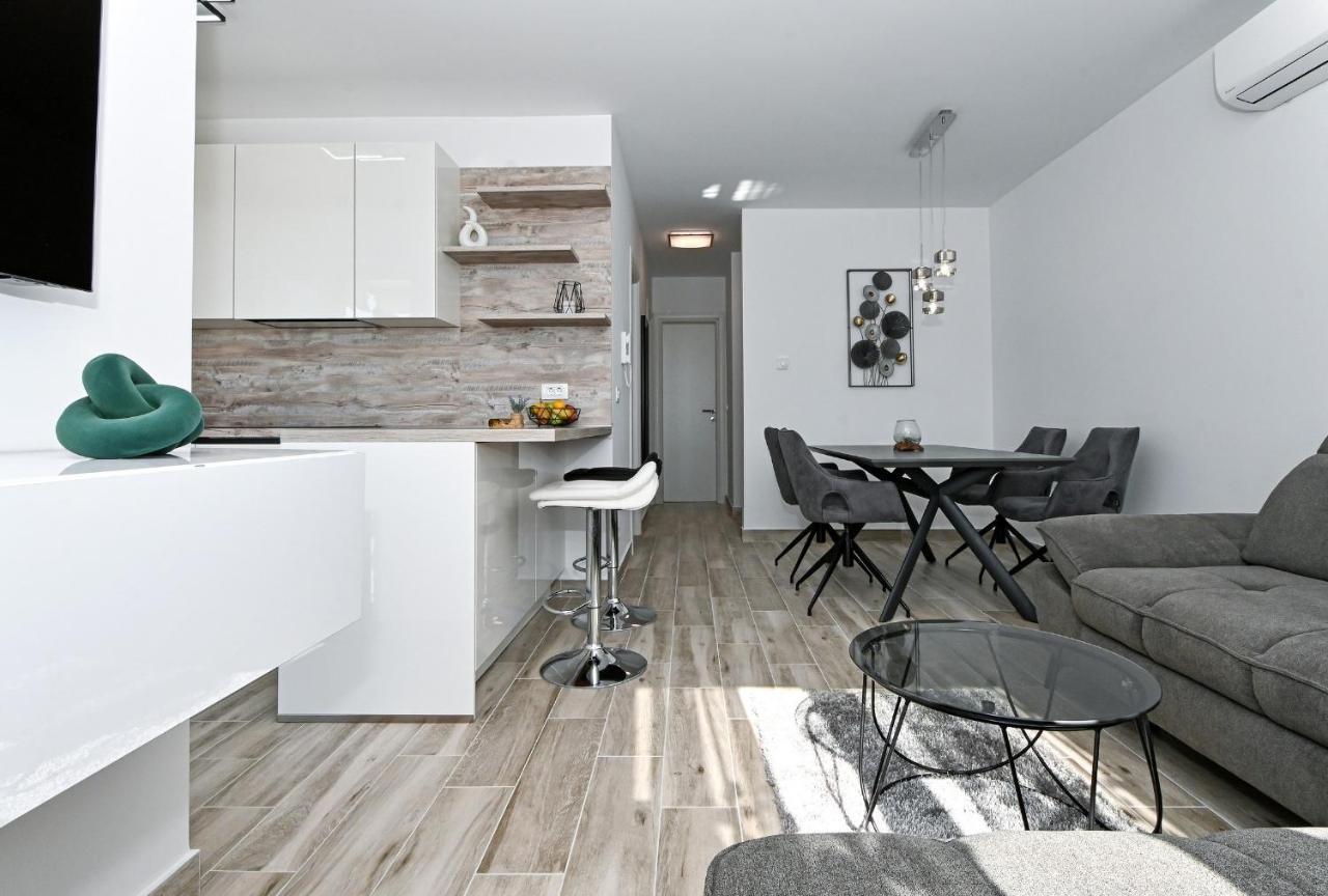 Luxury Apartment White Crystal Kaštela Buitenkant foto