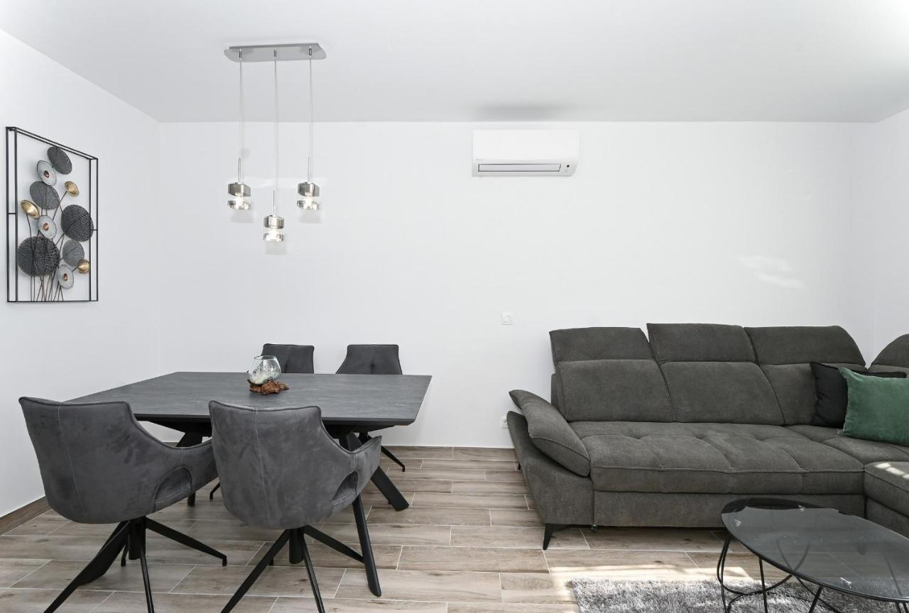 Luxury Apartment White Crystal Kaštela Buitenkant foto