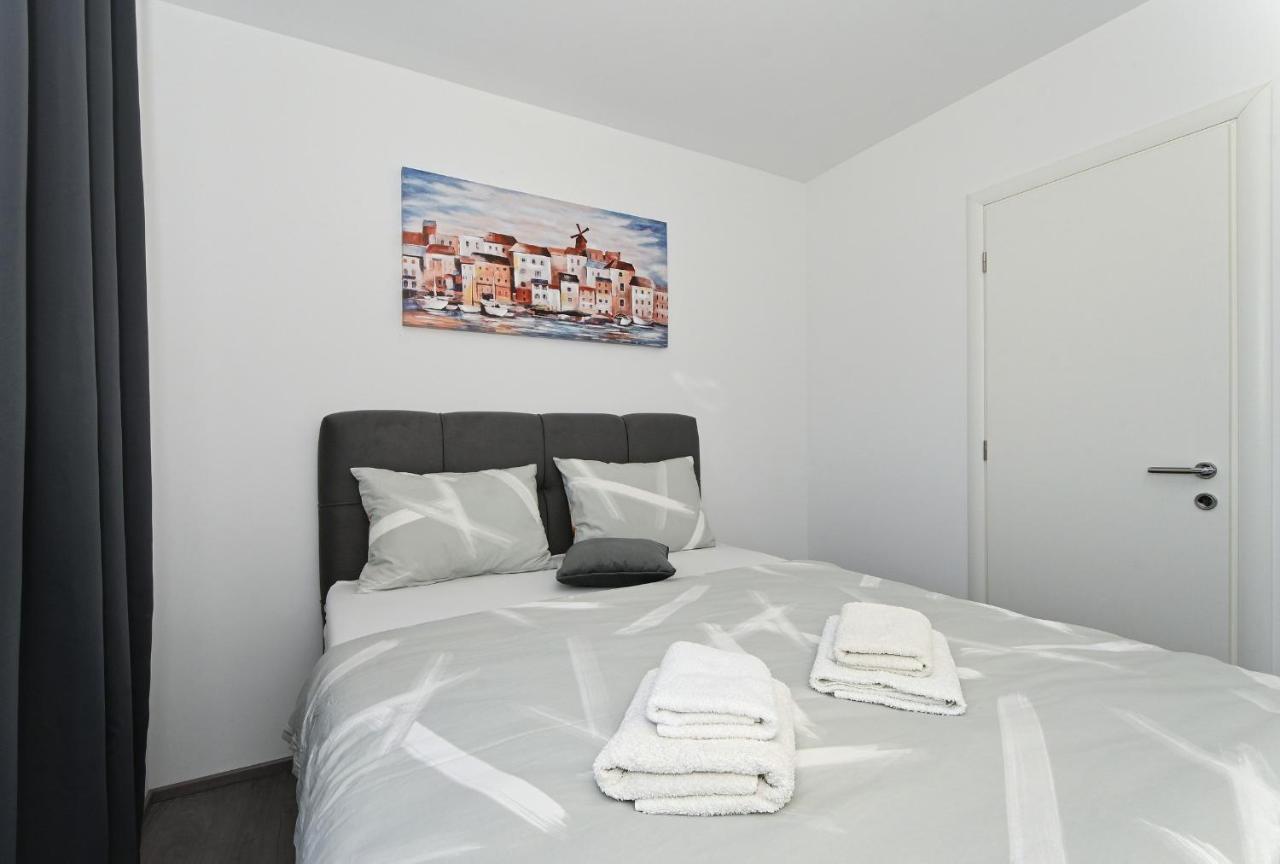 Luxury Apartment White Crystal Kaštela Buitenkant foto